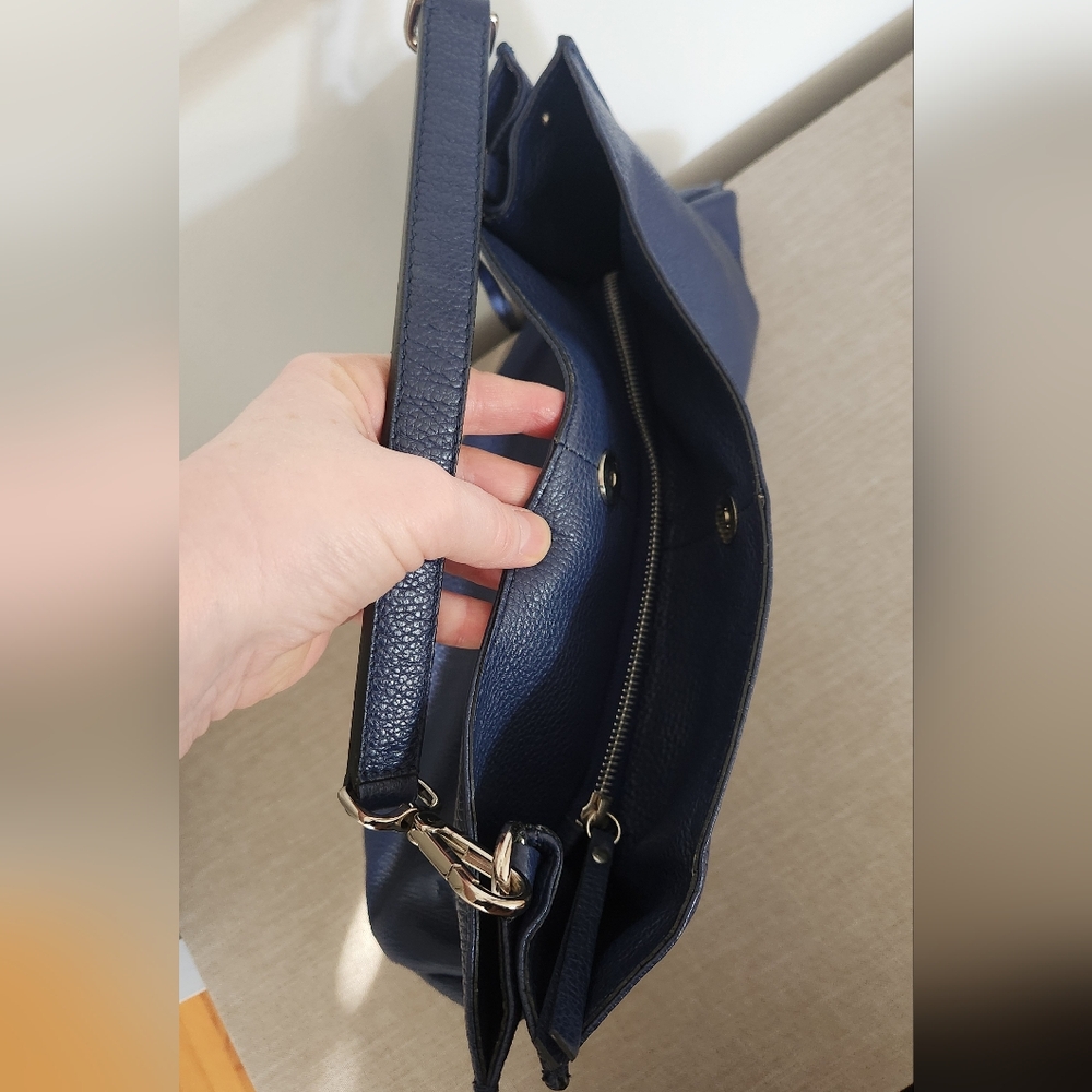 Elegant Navy Blue Leather Handbag - Picture 7 of 9